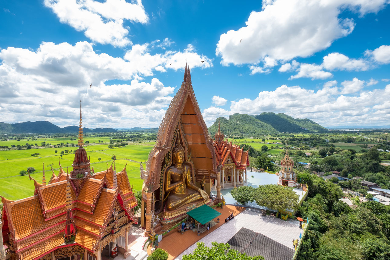 No.2 Kanchanaburi Tour (FD) : Kanchanaburi War Cemetery, Wat Tham Sua, Elephant Camp, Sai Yok Noi Waterfall